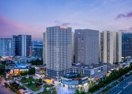Vienna Hotel (Changsha Songya Lake Luositang Metro Station Branch)