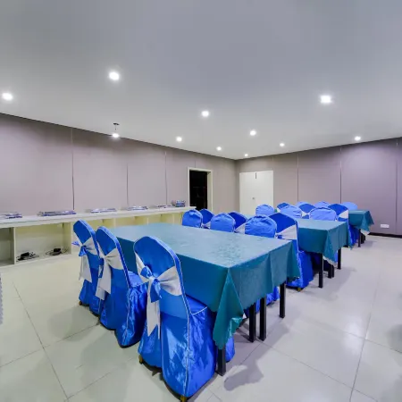 Zhonghui International Hotel (Foshan Chancheng Lanshi Subway Station)