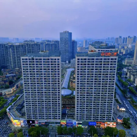 Muye Summit · Designer Hotel (Honggutan Wanda Qiushui Square Store)