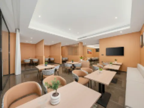 Hechi Rezen Trend Hotel (Jinchengjiang Station Baima Pedestrian Street Branch) Hotels in Hechi