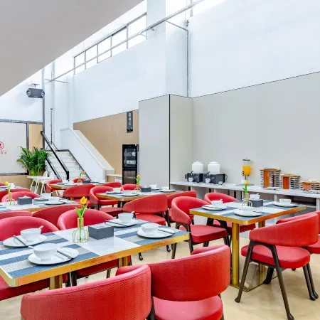 Jifeng Hotel (Anshan Railway Station MixC Store)