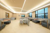 HanTing Hotel (Huocheng Qingshuihe) - parking