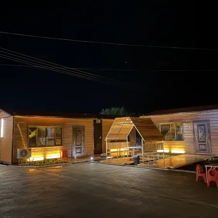 Mountain Lodge Wooden Cottage Homestay (Wudalianchi Scenic Area)