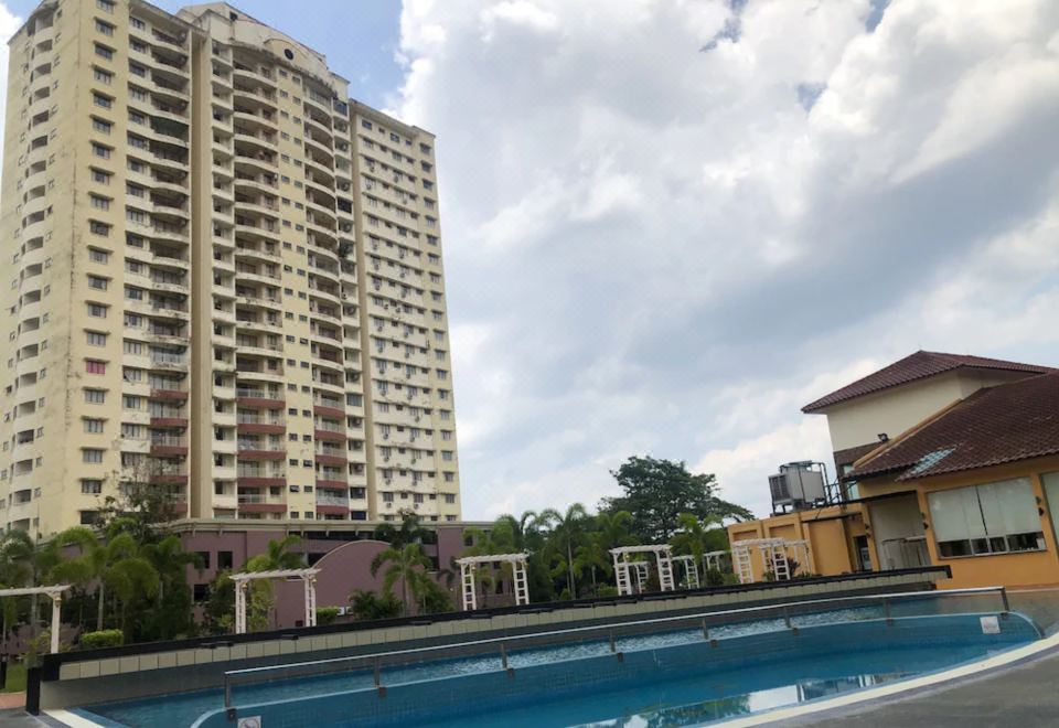 D'Savoy Condotel Over view