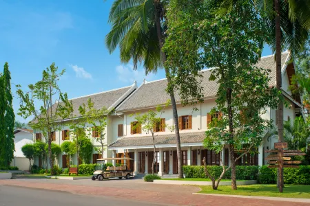 Avani+ Luang Prabang Hotel Отели рядом с достопримечательностью «Wat Xieng Muan»