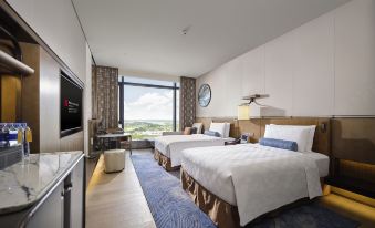HUALUXE Nanjing Yangtze River - Housity