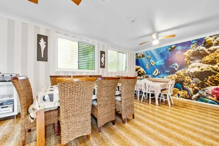 Coral Inn Boutique Resort Отели рядом с достопримечательностью «Yeppoon Lagoon»