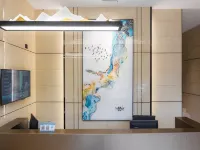 Jiangmen Huayue Boutique Apartment (Jiangmen East Station Branch) - Condos