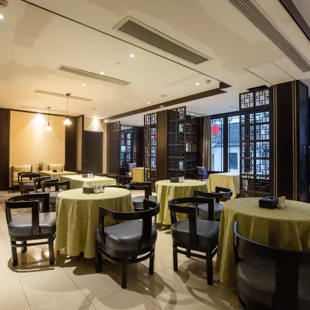 Zheyue Hotel (Shaoxing Lu Xun Hometown Cangqiao Straight Street)