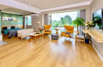 Luorui Apartment