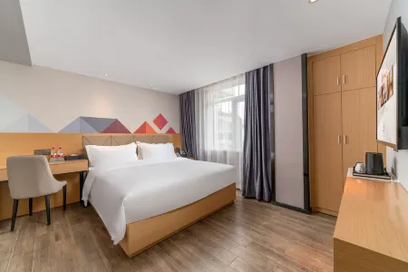 Boman Hotel (Beijing Road Pedestrian Street, Gongyuanqian Metro Station)