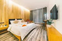 Natural Wake Hotel - Bintang 3