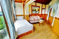 Shiwai Taoyuan B&B