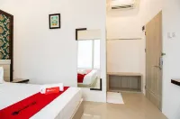 RedDoorz Plus @ Centrium Katamso Medan Hotels in Medan