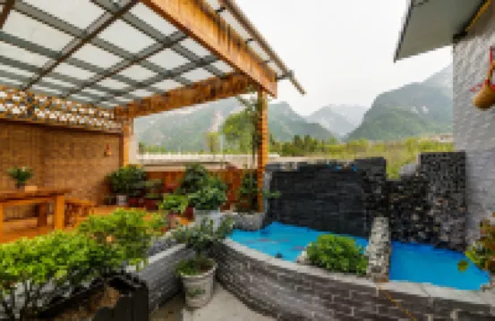 Floral Hotel  · Huashan Landscape leju Hotel (Huashan Scenic Area Visitor Center Store)