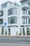 Southlane Hotel