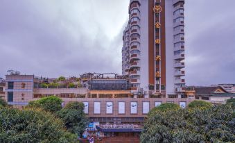 Chonpines Hotel (Xinhui Pedestrian Street)