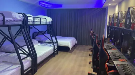 Xinghe E-sports Hotel Отели рядом с достопримечательностью «Huayan National Forest Park»