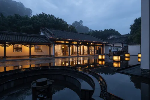 Sanjiangyue Holiday Hotel - Balkon