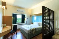 Microtel by Wyndham South Forbes Near Nuvali Hotel di Kota Santa Rosa