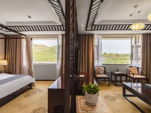 Manglan Hotel (Huangguoshu Scenic Area Tourist Center Store)