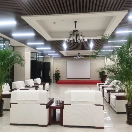 Chuyue Hejin Hotel