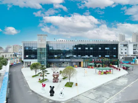 Fengman Hotel Nanchang Aixi Lake East Subway Station Branch Отели рядом с достопримечательностью «Yuweizhou Park»