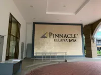 Pinnacle Duplex@5m Walk to Paradigm Mall+WIFI Hotels near Evolve Concept Mall