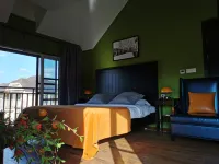 Fairy Mountain Party Club Villa