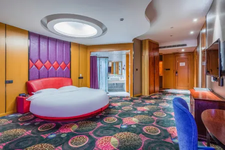 Guiyang Wanyi International Hotel (Guanshanhu Park Lincheng West Road Subway Station Branch)