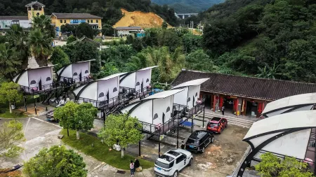 Travelfun RV Campground Отели рядом с достопримечательностью «Yongding Ancient Town»