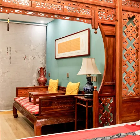 Rongfu Laozhai Hotel Close to Shichahai Scenic Area , Nanluogu Lane and Forbidden City Отели рядом с достопримечательностью «Хоухай»
