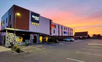 Kyriad Prestige Amiens Poulainville Hotel and Spa