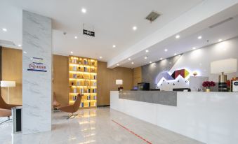 Borrman Hotel (Wuhan Yangluo subwaystation deepwater port store)