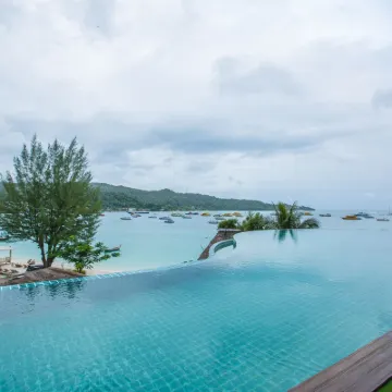 Phi Phi Cliff Beach Resort Hotels near Koh Phi Phi (Laemtong Beach)