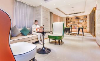 Vienna Classic Hotel (Chongqing Ranjiaba Subway Station)