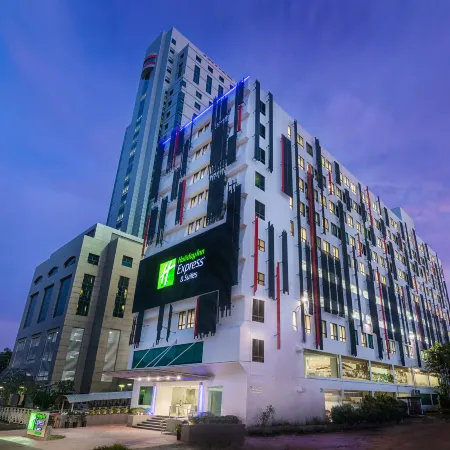 Holiday Inn Express & Suites JOHOR BAHRU by IHG Отели рядом с достопримечательностью «Торговый центр JB City Square»