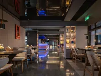 FUNGEE Hotel (Wuyi Square, Nanmenkou Station, Changsha) Hotels near Orange Islet