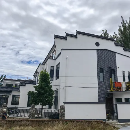 Yixian Xiangyun Homestay (Yishui Lake Taihang Water Town Shop)