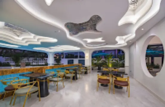 Xishuangbanna Yiren Residence (Gaozhuang Xishuangjing Star Light Night Market Shop)