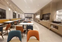 HanTing Hotel (Hebi Xun County) - parkir