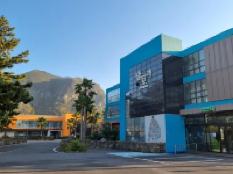 Dammora Resort Hotels near Shinhwa Theme Park