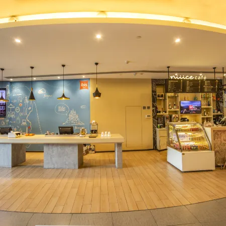 Ibis Hotel (Shenyang North Railway Station South Square)