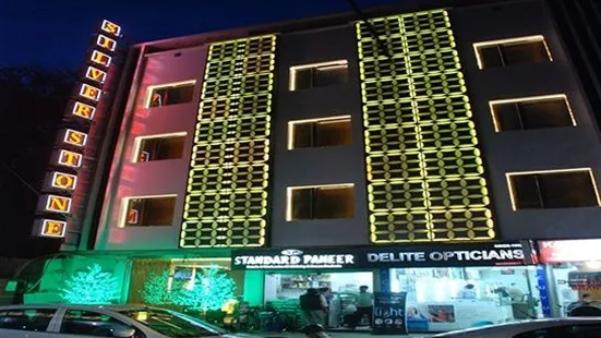 Hotel Silver Stone - Karol Bagh New Delhi