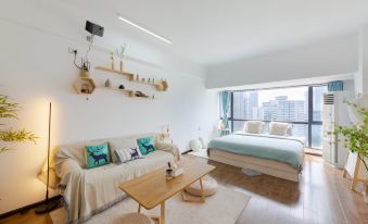 Golden Lake View Cinema Apartment