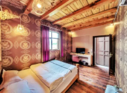 Shangri-La Guicang Mountain Residence Scenic Inn (Dukezong Ancient City)