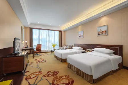 Vienna International Hotel (Shenzhen South China City Wanda Plaza) Отели рядом с достопримечательностью «Shenzhen Fenghuangshan National Mining Park»