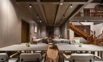 Floral Lux Hotel·Qvzhou Yungu Yashe Hotel