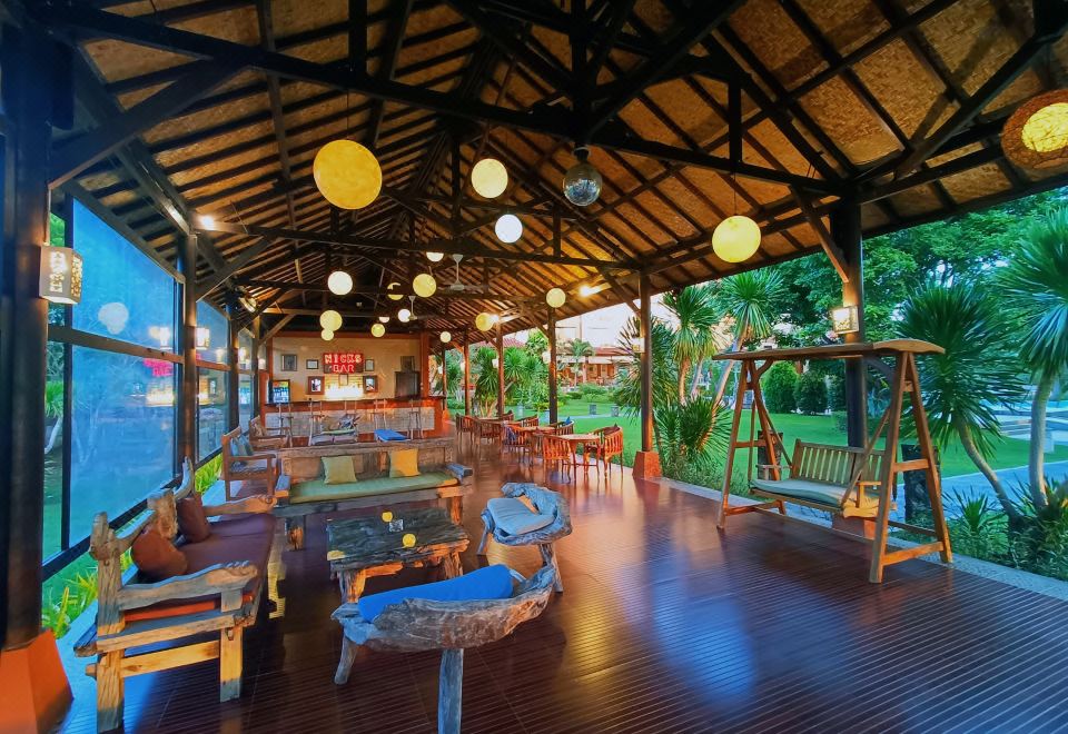 2. 더 자야카르타 ..