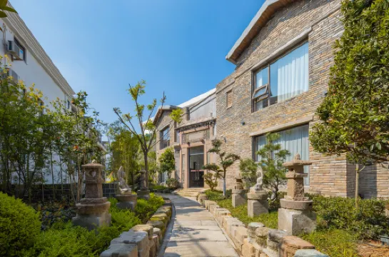 Floral Lux Hotel· Hengdian Xindi Hotel(Film and Television City Qinwang Palace Dream Valley Branch)